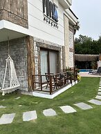 Pupa Alacati Butik Otel