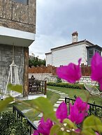 Pupa Alacati Butik Otel