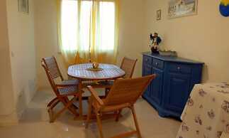 Elegant Villa a few Meters From the Beach