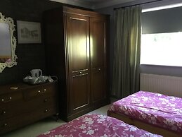 Hotel 5 Ravenhurst Drive