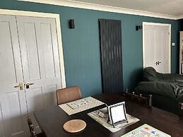 Hotel 5 Ravenhurst Drive