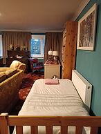 Hotel 5 Ravenhurst Drive