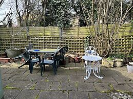 Hotel 5 Ravenhurst Drive