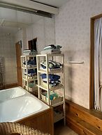 Hotel 5 Ravenhurst Drive