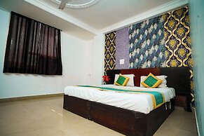 Hotel Aditya Inn