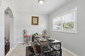 Atl Home Close To Airport, Tyler Perry, Betline 3 Bedroom Home by Reda