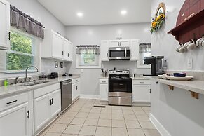 Atl Home Close To Airport, Tyler Perry, Betline 3 Bedroom Home by Reda