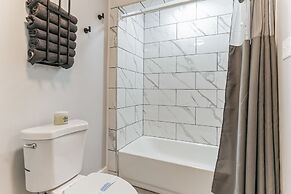 Atl Home Close To Airport, Tyler Perry, Betline 3 Bedroom Home by Reda