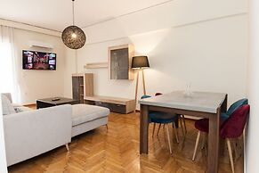 Luxury Pireas Stay New 2BR Urban Escape