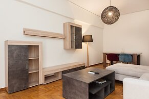 Luxury Pireas Stay New 2BR Urban Escape