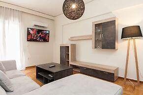 Luxury Pireas Stay New 2BR Urban Escape