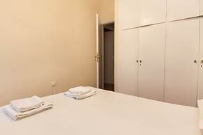 Luxury Pireas Stay New 2BR Urban Escape