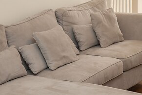 Luxury Pireas Stay New 2BR Urban Escape