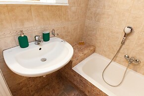 Luxury Pireas Stay New 2BR Urban Escape