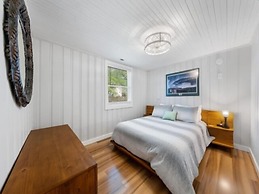 Lil Pearl 2 Bedroom Bungalow by RedAwning