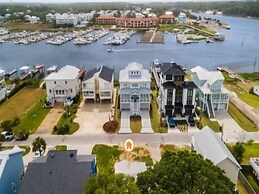 Lil Pearl 2 Bedroom Bungalow by RedAwning