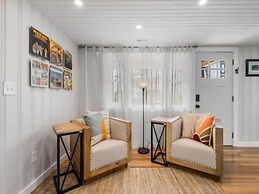 Lil Pearl 2 Bedroom Bungalow by RedAwning