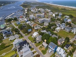 Lil Pearl 2 Bedroom Bungalow by RedAwning