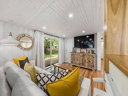 Lil Pearl 2 Bedroom Bungalow by RedAwning