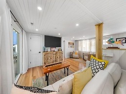 Lil Pearl 2 Bedroom Bungalow by RedAwning