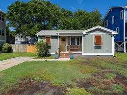 Lil Pearl 2 Bedroom Bungalow by RedAwning