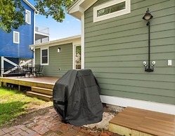 Lil Pearl 2 Bedroom Bungalow by RedAwning