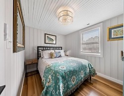 Lil Pearl 2 Bedroom Bungalow by RedAwning