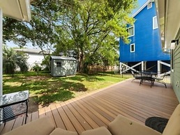 Lil Pearl 2 Bedroom Bungalow by RedAwning