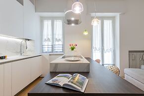 Design Premium apartment in center Milan