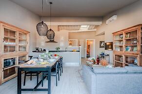 Casa Marta in Lucca With 2 Bedrooms and 1 Bathrooms