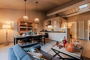 Casa Marta in Lucca With 2 Bedrooms and 1 Bathrooms