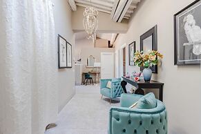 Casa Marta in Lucca With 2 Bedrooms and 1 Bathrooms