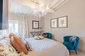 Casa Marta in Lucca With 2 Bedrooms and 1 Bathrooms