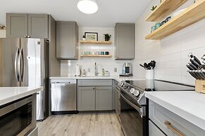 Aloha Chic Penthouse Vistas