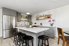 Aloha Chic Penthouse Vistas