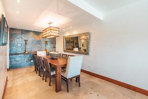 Penthouse With Jacuzzi Near the sea C2