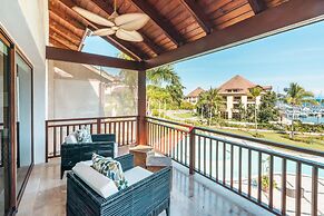 Penthouse With Jacuzzi Near the sea C2