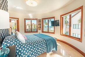 Penthouse With Jacuzzi Near the sea C2