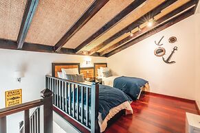 Penthouse With Jacuzzi Near the sea C2