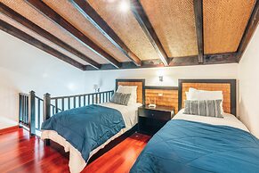 Penthouse With Jacuzzi Near the sea C2