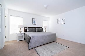 Amazing 4Bd Screened Pool Close to Disney 4572