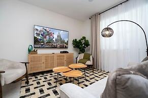 Charming 3Bd Close to Disney @ Festival 1026