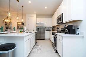 Charming 3Bd Close to Disney @ Festival 1026