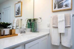 Charming 3Bd Close to Disney @ Festival 1026