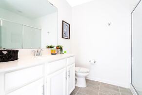 Family Friendly 2 Bd Close to Disney @ Champions Gate 8899