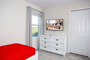 Fantastic Eight Bedrooms SF w/ Screened Pool at Storey Lake Resort 288