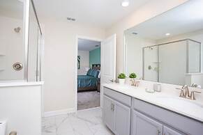 Fantastic Eight Bedrooms SF w/ Screened Pool at Storey Lake Resort 288