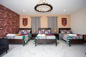 Fantastic Eight Bedrooms SF w/ Screened Pool at Storey Lake Resort 288