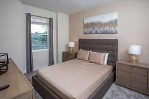 Fantastic Eight Bedrooms SF w/ Screened Pool at Storey Lake Resort 288