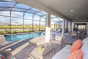 Fantastic Eight Bedrooms SF w/ Screened Pool at Storey Lake Resort 288